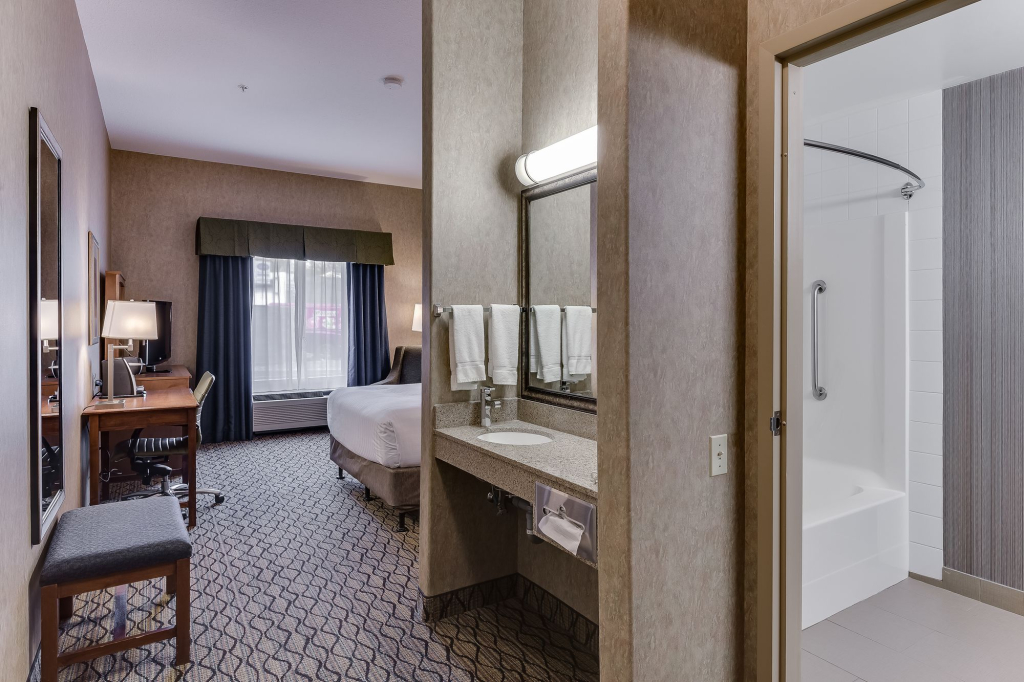 Holiday Inn Express & Suites Saskatoon Centre by IHG