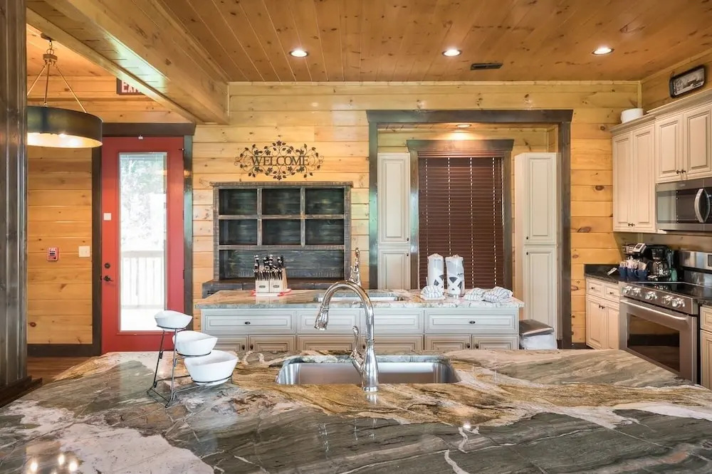 Greystone Retreat 13 Bedrooms 13.5 Bathrooms Cabin