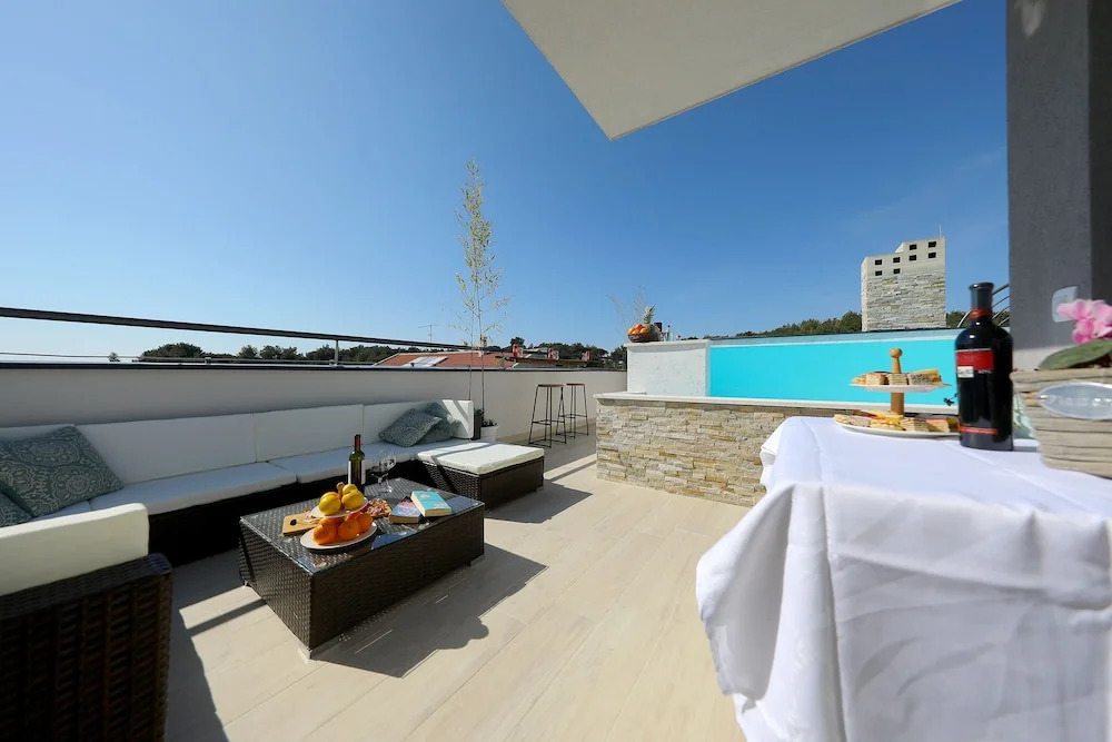 Rooftop pool & terrace - Villa Bellavista