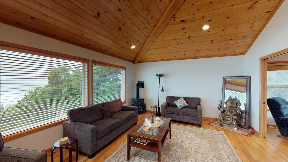 Om  3 Bedroom Home