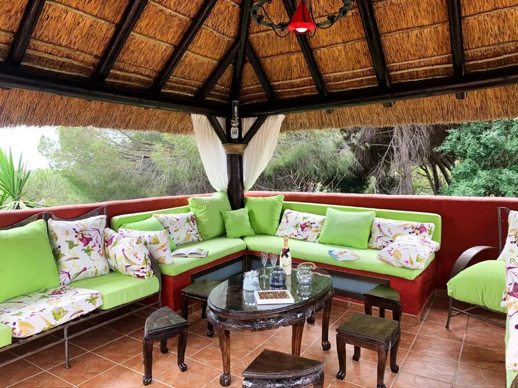VILLA NABRISA MARBELLA, 5 BEDROOM, PRIVATE POOL, GARDEN, BBQ