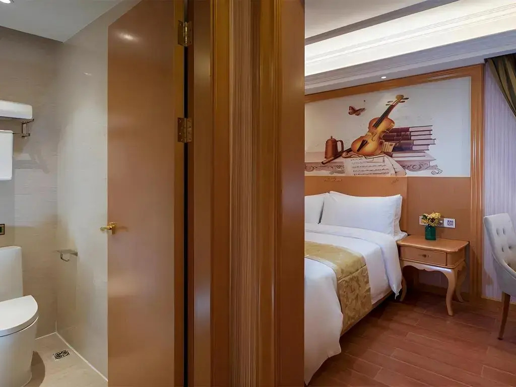 Vienna Hotel (Huizhou Zhongkai High-speed Railway Station Green Fairy Tale Branch)