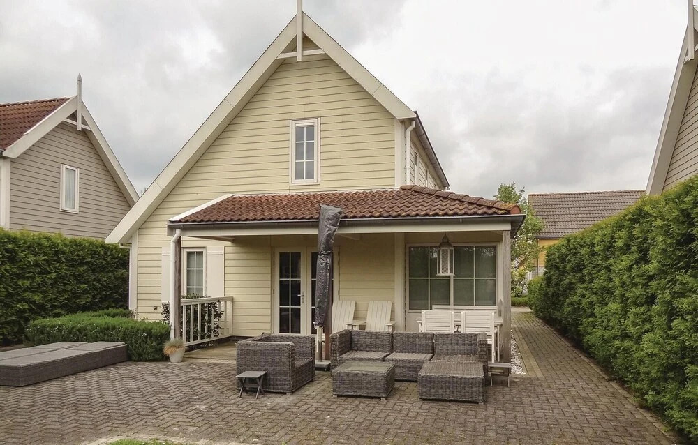 Awesome Home In Wemeldinge With Kitchen