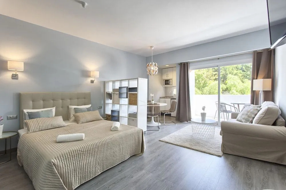Banus Beach Studios
