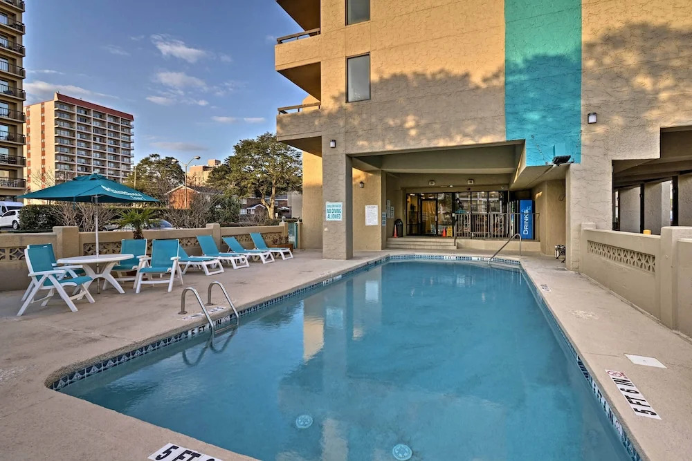 Walk to Ocean: Myrtle Beach Condo w/ Views!