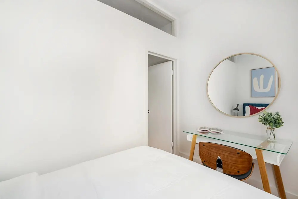 444-1a Beautiful 1BR Midtown West