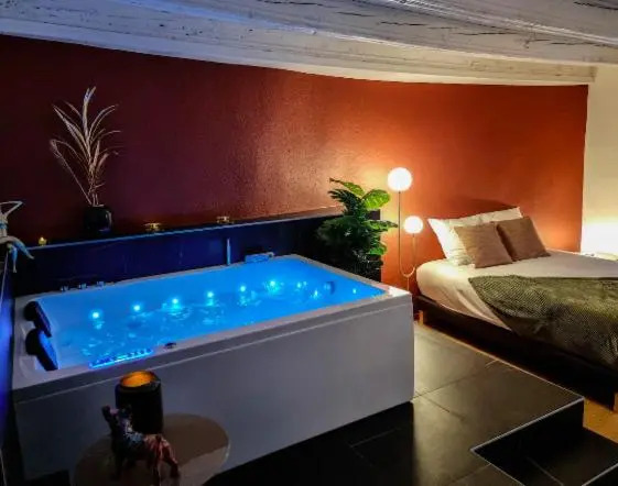 Majord'Home Spa 4*- Le Macaron -Cœur Vieille Ville