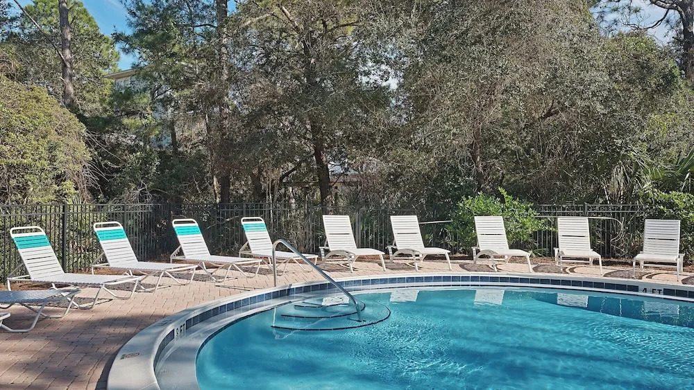 2br/2.5ba, Pool, Tennis, Beach Access!