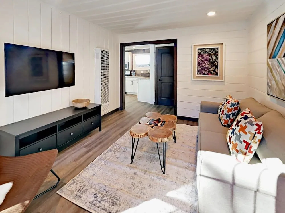 4093 Manzanita Ave Cabin Unit 5