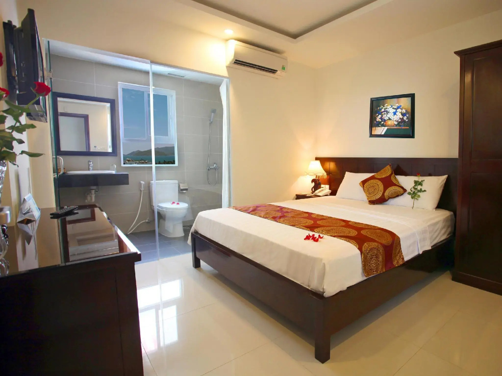 Azura Hotel