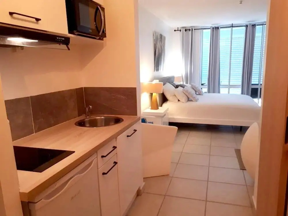 Studio in Le Gosier, With Wonderful sea View, Enclosed Garden and Wifi