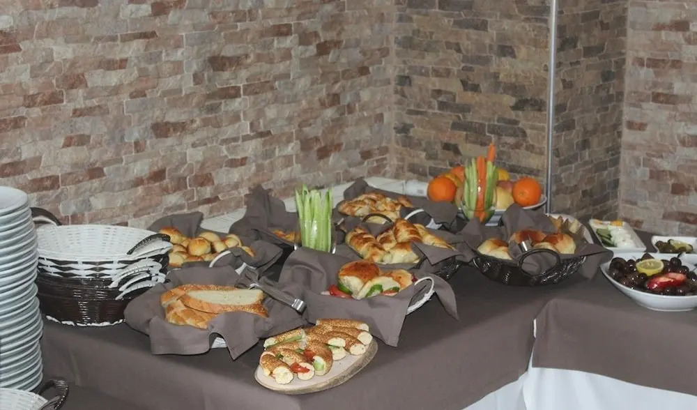 Sahi̇n Hotel