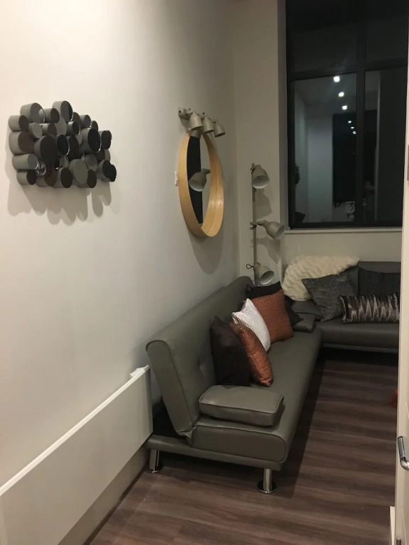 Central 1 BD Apartment