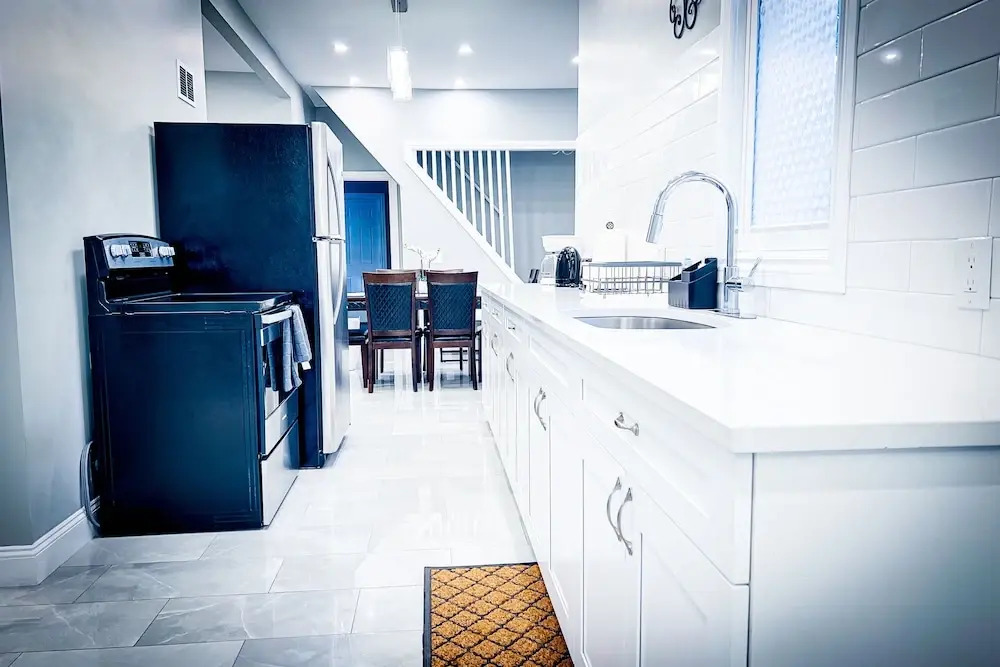 Perfect 6BR Stay Near Niagara Falls & Attractions