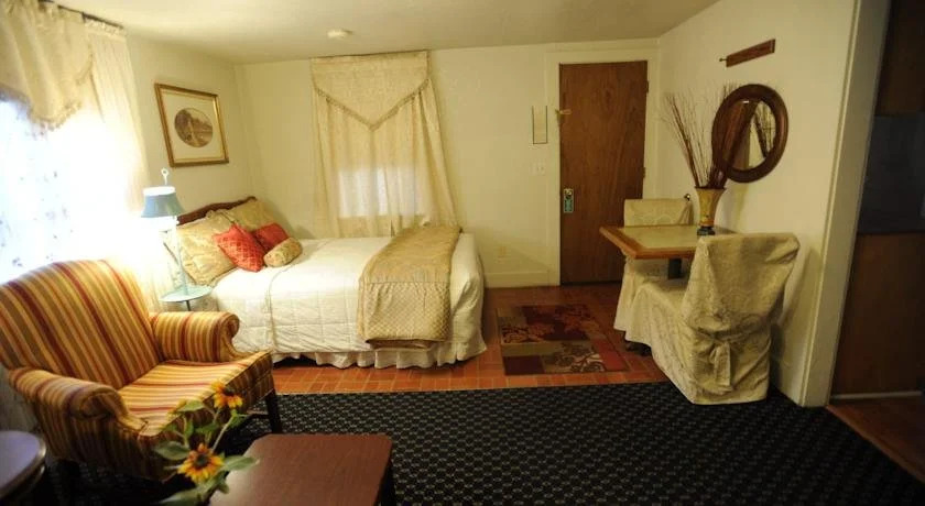 Sunflower Lodge