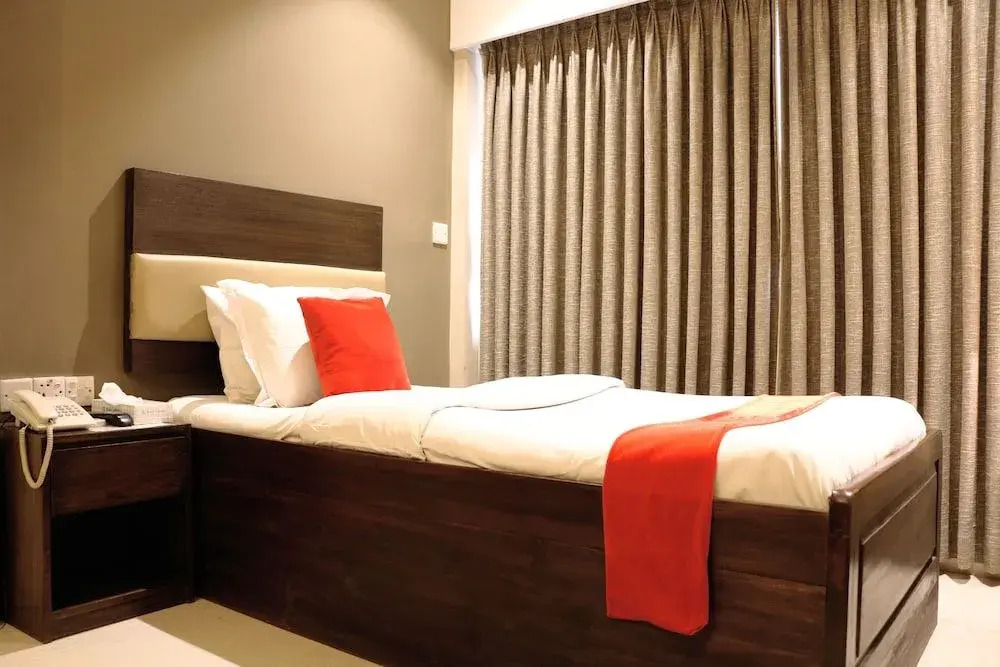 Hotel Grand Circle Inn