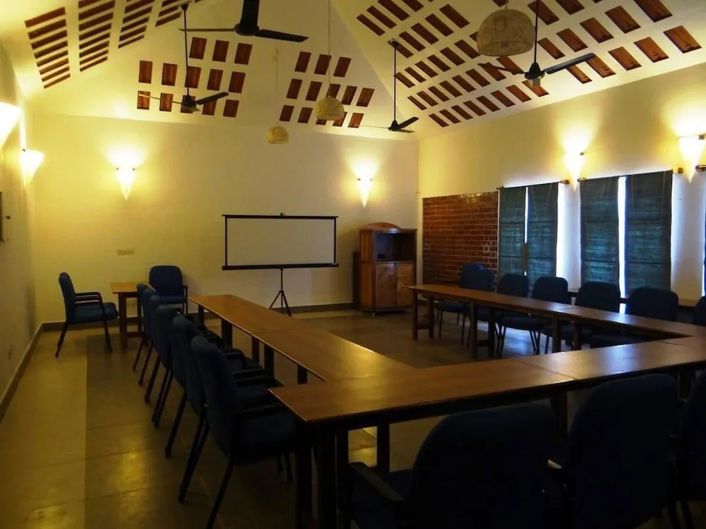 Inn Pondiville Forest Retreat