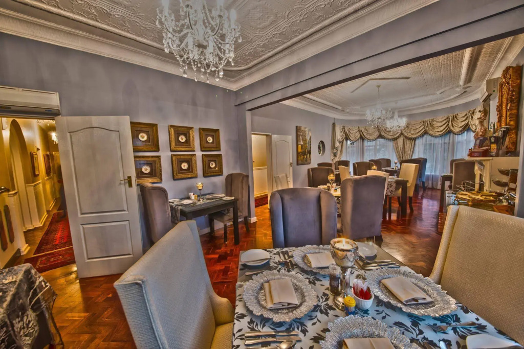 Dersley Manor