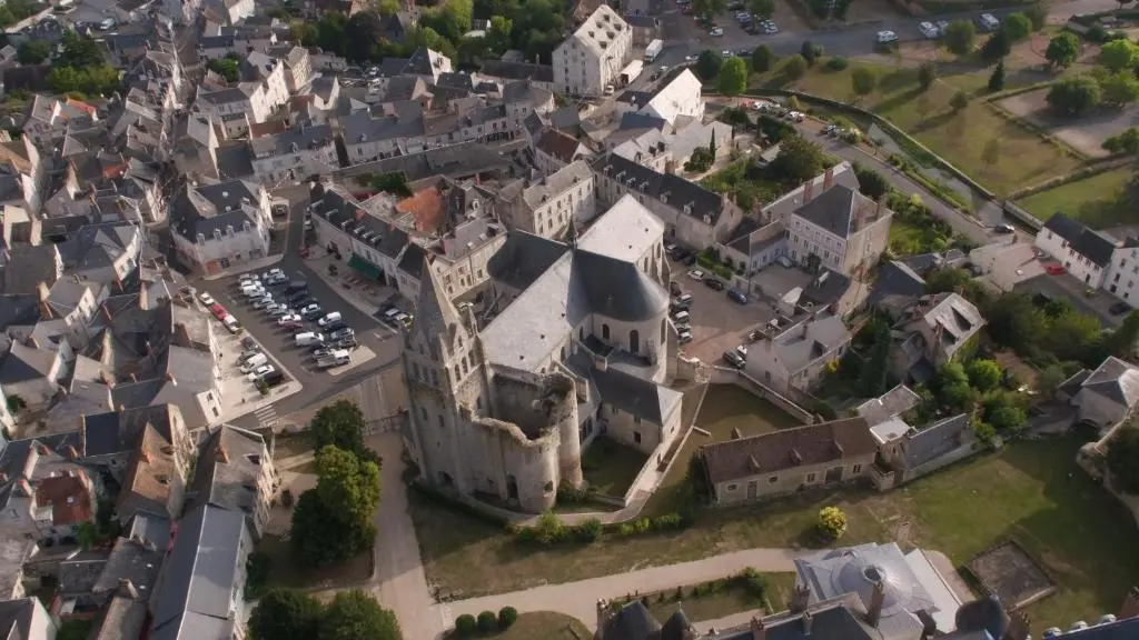 Saint-Ay sur la route des châteaux