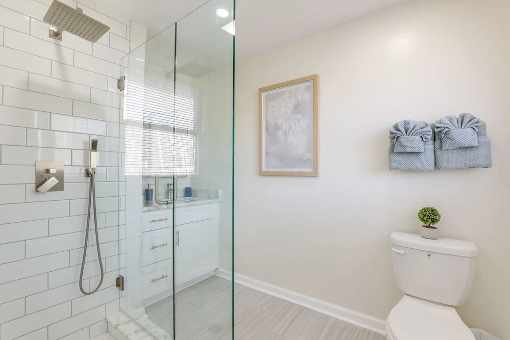 Stylish Marietta Home w/ Deck - Near Truist Park!