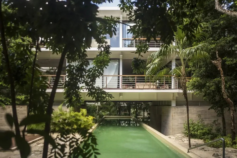 HIRA Penthouse1 Pristine 2 BR by Gate48