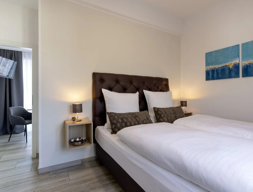 GLEUEL INN HOTEL - Serviced Apartments