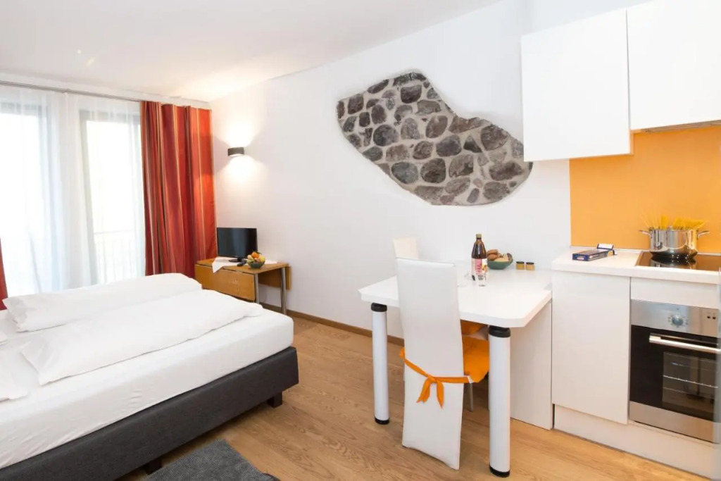 Vintler Apartments