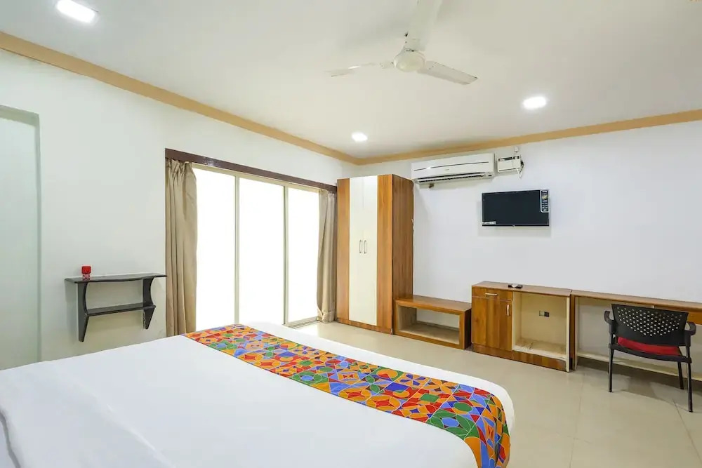FabHotel Grand Royal By Casa Dos Reis, 400M From Candolim Beach