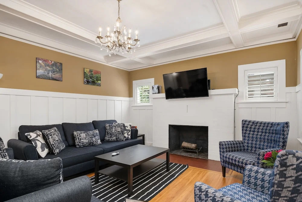 Seattle Vacation Home: Montlake 7 Bedroom