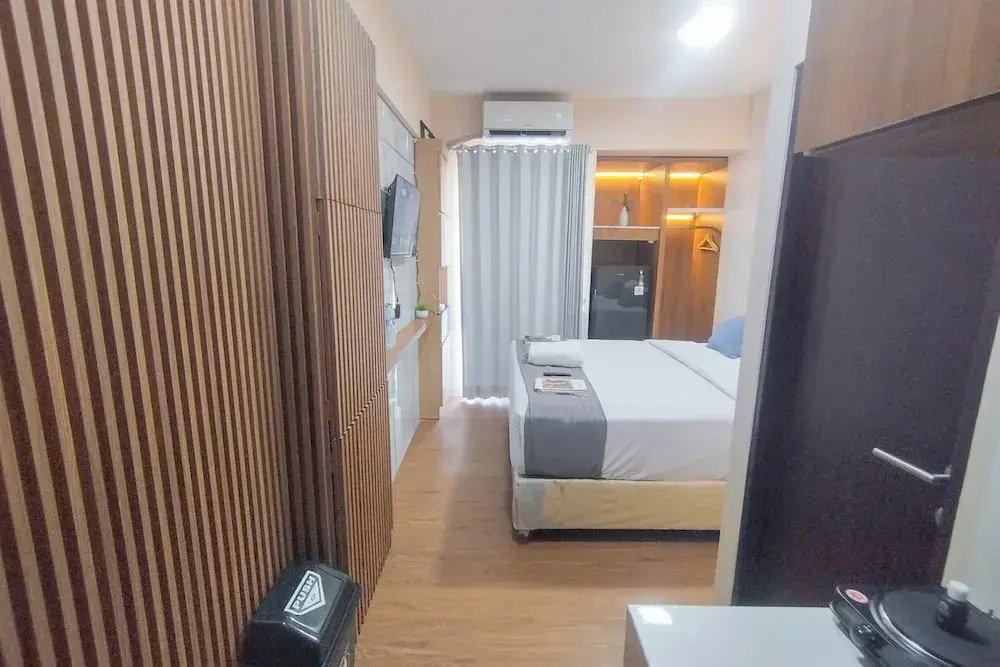 Modern Looking Studio Apartment At Suncity Residence