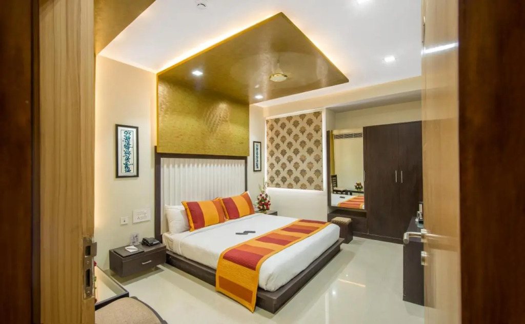 Hotel Yash Regency