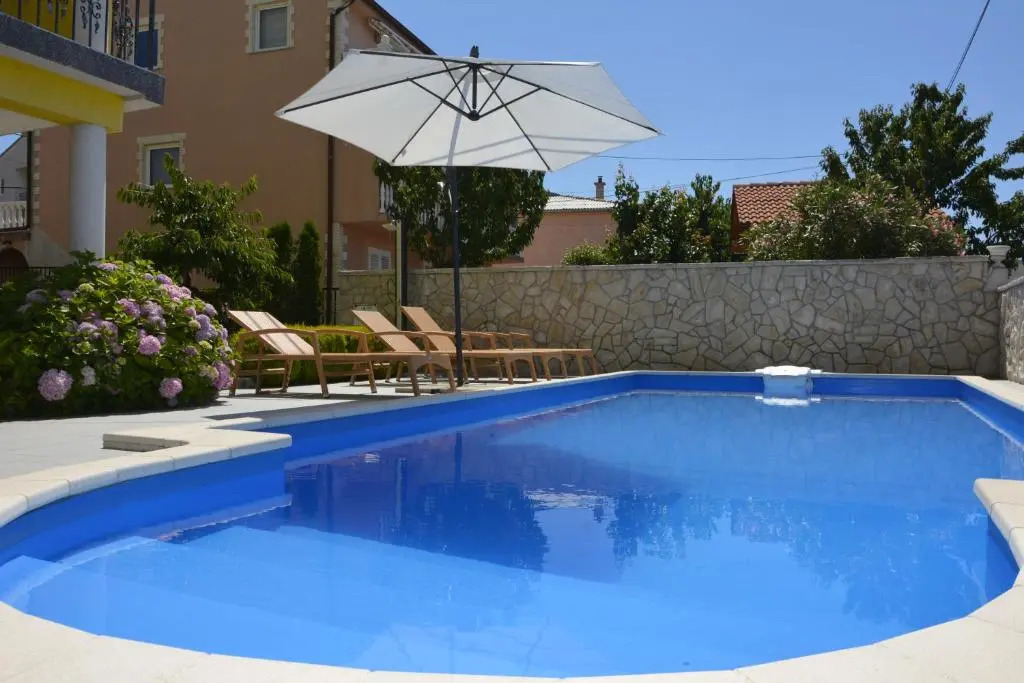 Apartments Maro