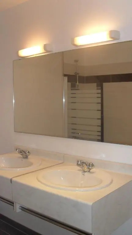 13 Rue de la Fontaine F11