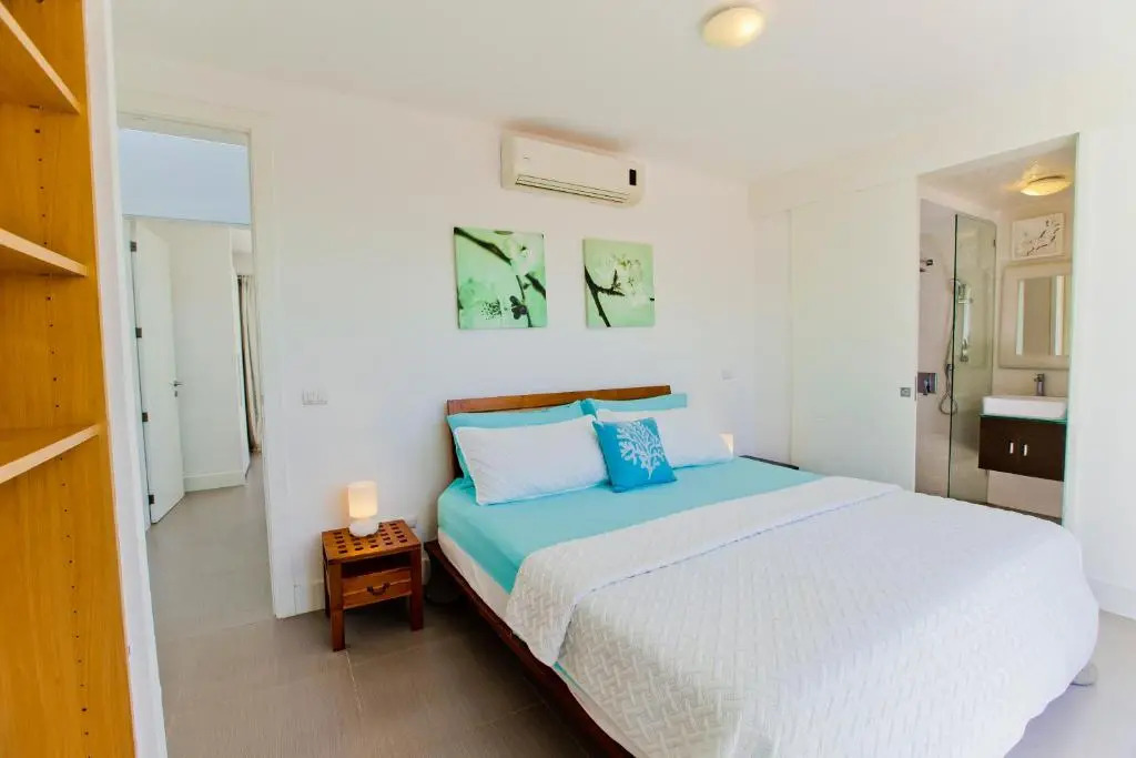 Incredible 4BR Beachfront Penthouse with Ocean View