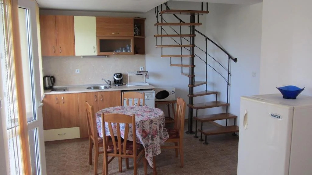Mavrova Guest House