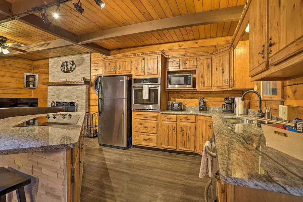Pocono Log Cabin: Fireplace, Fire Pits & Amenities