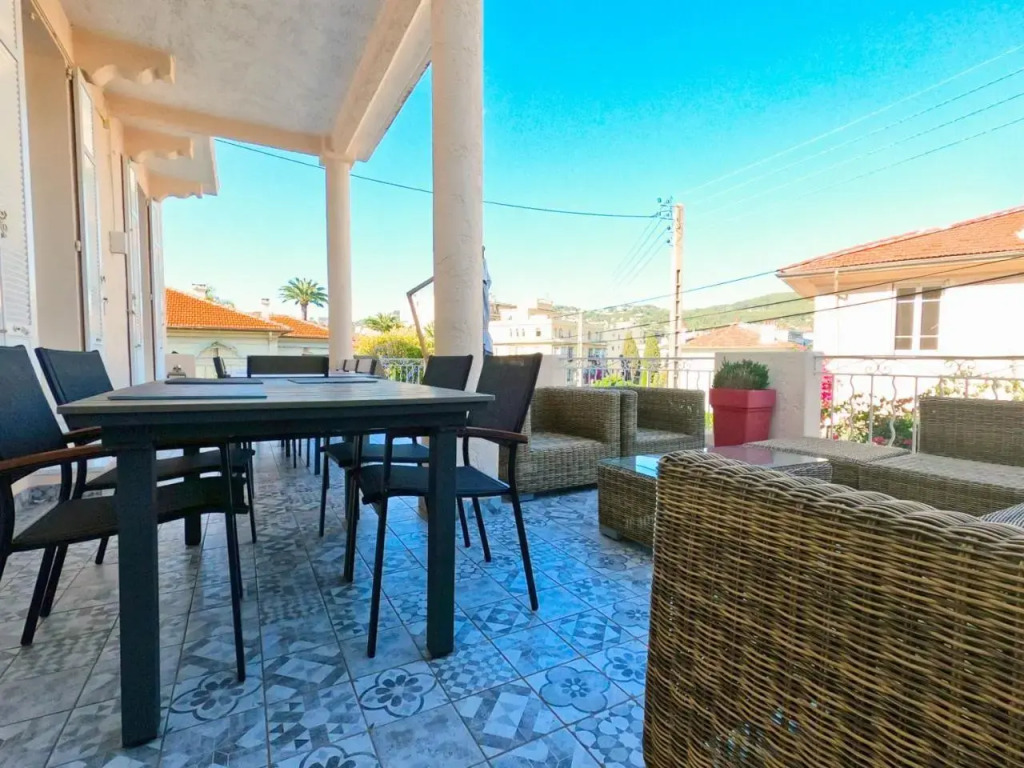 Superbe Maison 6 Ch, 4 Sdb, Terrasses Et Billard