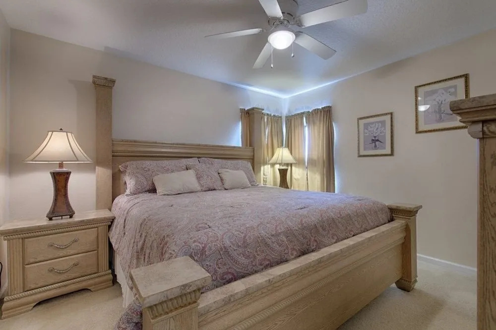 Resort 5 Bed Private Pool & Spa, Game Room Home 5 Bedroom Villa by RedAwning