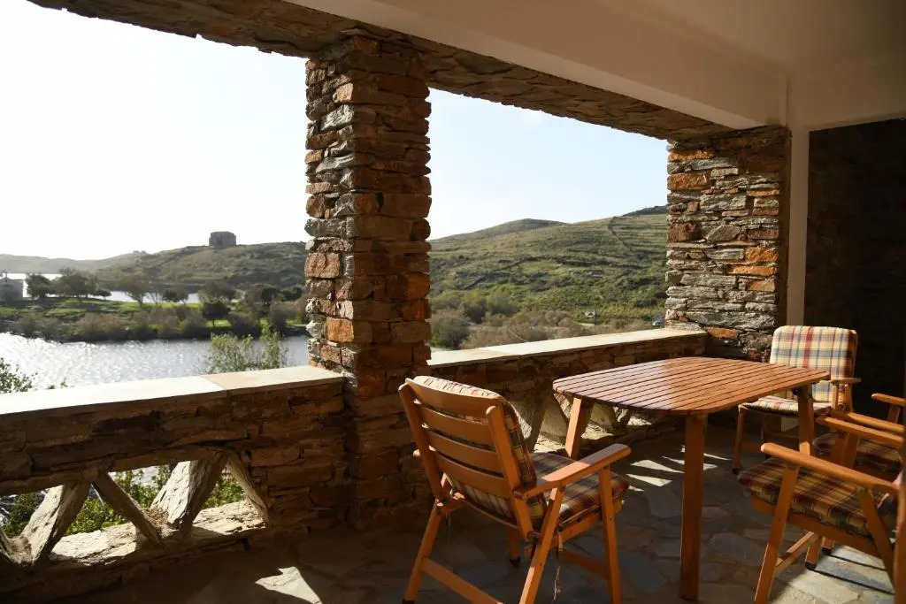 Amazing 2 bedroom apartment overlooking the Marina at Vourkari