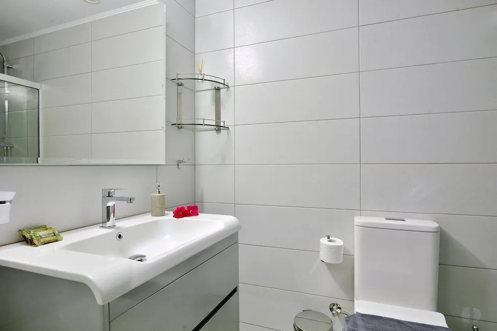 Villa Bratou Ignis Sleeps 6 with Parking