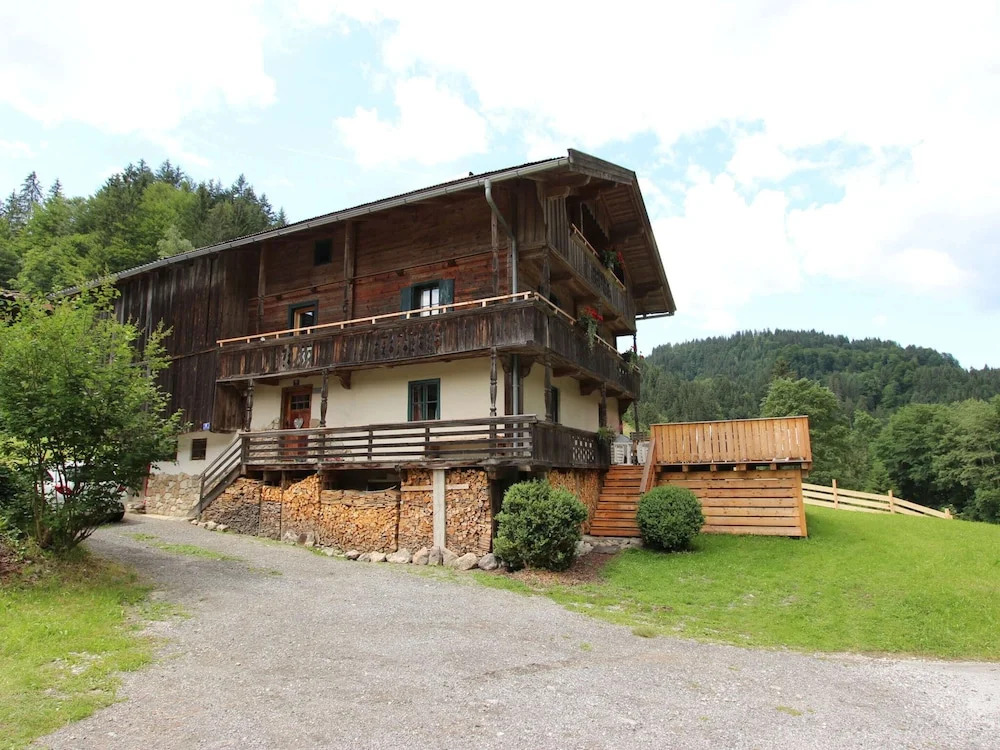 Farmhouse in Hopfgarten near Ski Bus