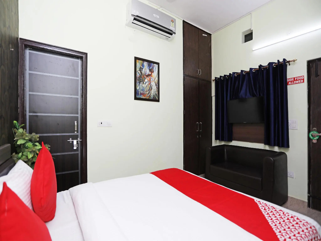 OYO 17293 Country Residency