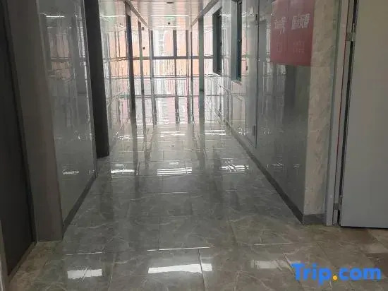 Hailan Movie Apartment (Tianhe Airport Aviation Headquarters Subway Station)