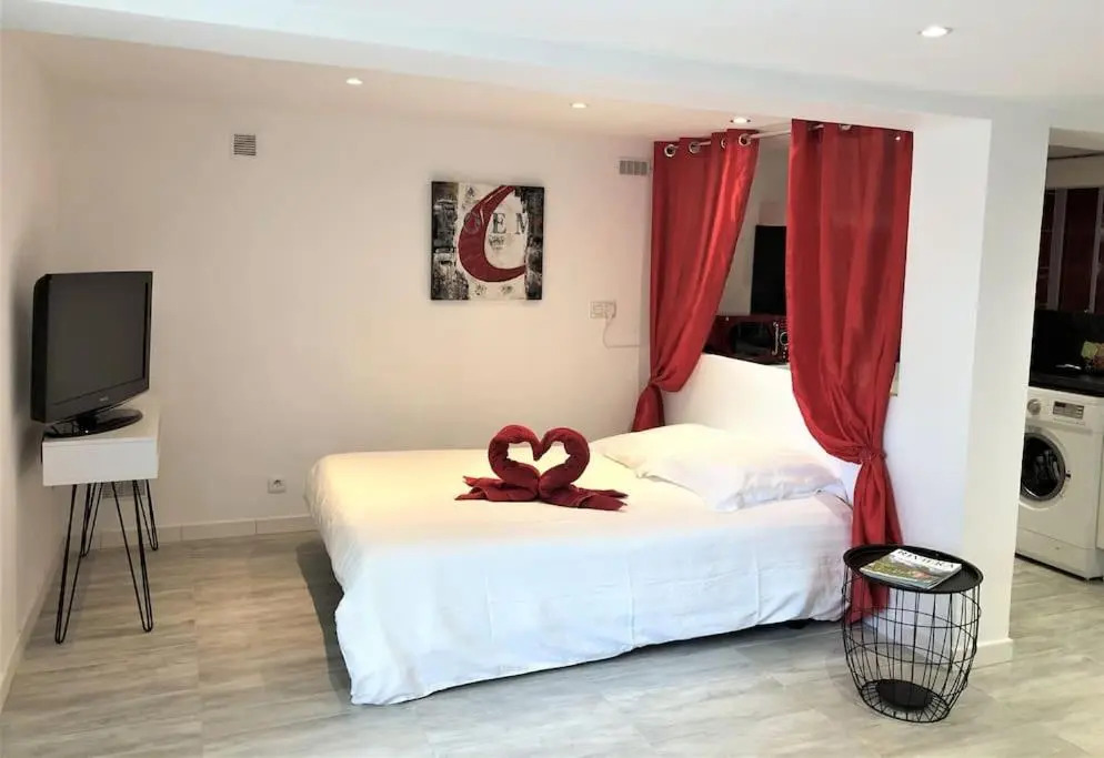 Appartement 50 m2 dans une maison privative avec terrasse et jardin privée