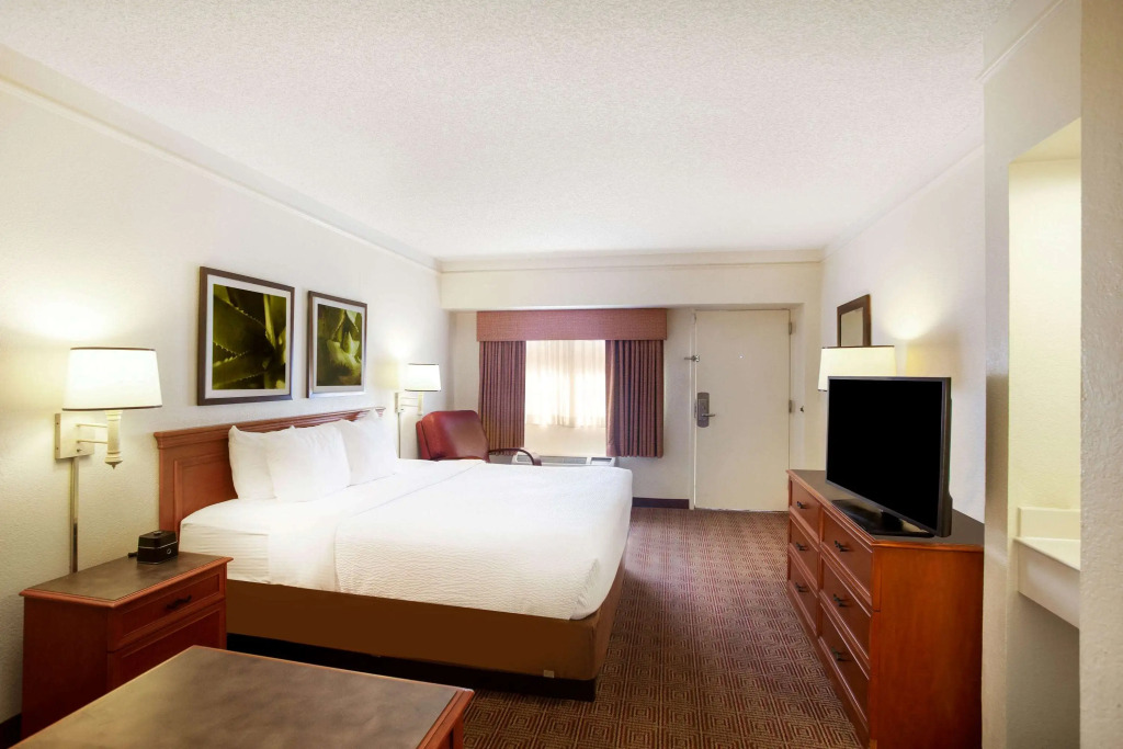 La Quinta Inn by Wyndham Austin Capitol / Downtown