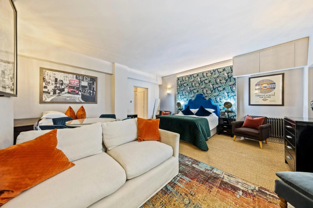 Vancouver Hotel & Studios