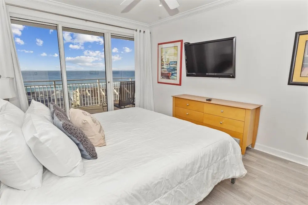 Sterling Shores 918 3 Bedroom Condo by RedAwning, Destin