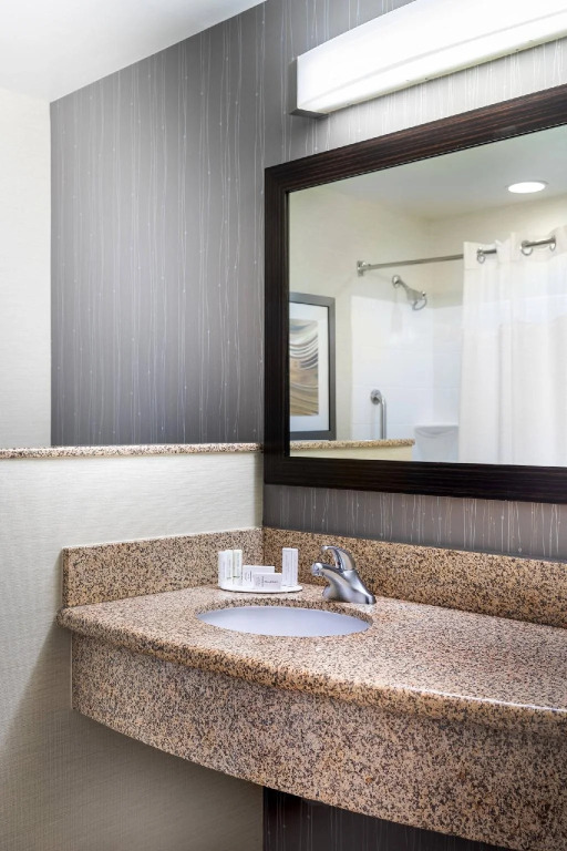 Courtyard by Marriott Denton