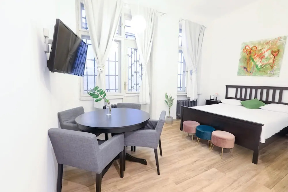 Central Studio and Apartments Pilvax köz