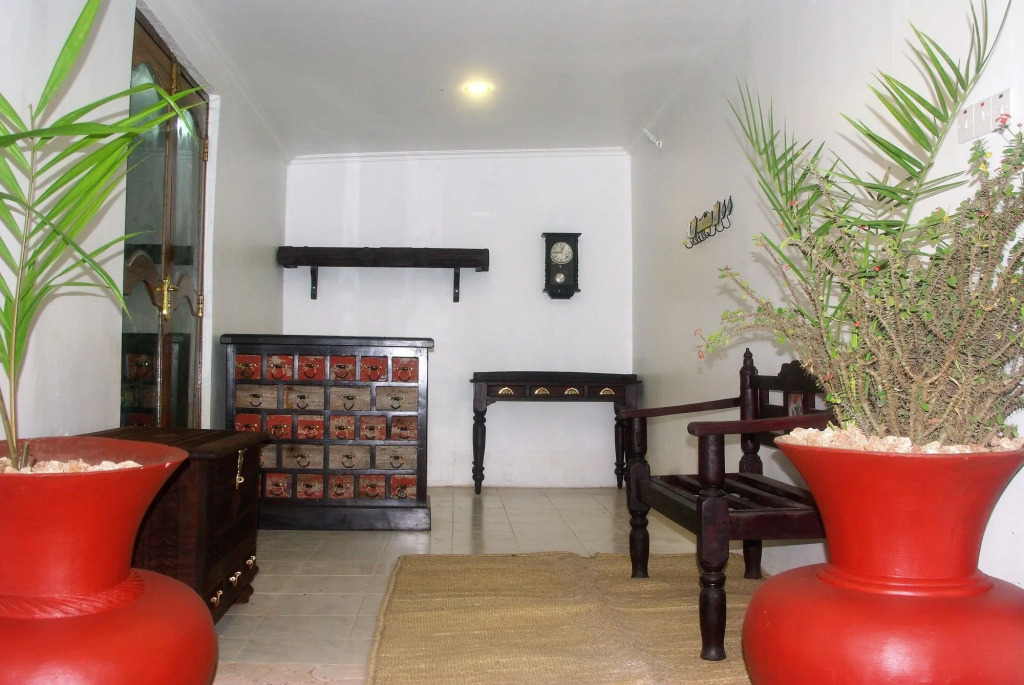 Nungwi House